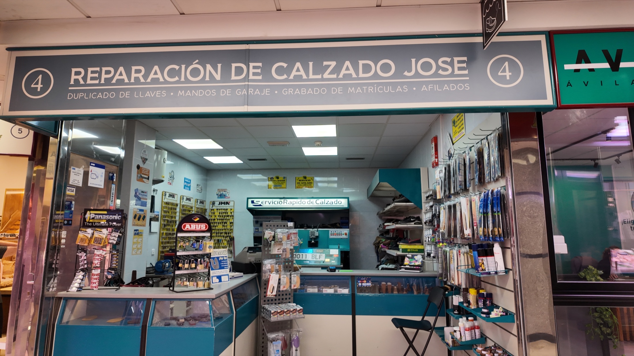 Exterior del puesto 04 de Reparación de Calzado Jose